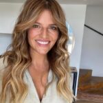 Antonija Blaće Instagram - 🌟 Naše klijentice znaju prepoznati inspiraciju! 🌟 Mnoge od vas, kada dođu na dogovoreni termin, nerijetko pokazuju sliku @antonijablace i kažu da upravo žele ovakvu boju i frizuru. 👩💇‍♀️ Spremni za promjenu? Nema problema! Naši stručnjaci su ovdje kako bi vam pomogli postići željeni izgled. 💇‍♀️💄 Nazovite nas :) 0996467205