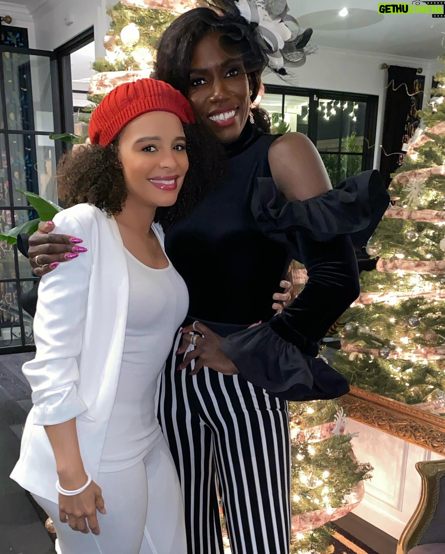 Antonique Smith - 3.8K Likes - #AboutAWeekAgo I adore my sis @badassboz!!! ā¤ļø Talk about #goals!! She is all of them! šš¾āš¾Had a wonderful time at her Christmas party! Had a Parisian theme! I think I nailed it. šš Can't wait to see how she continues to conquer the world in 2020! Love you Boz!! š