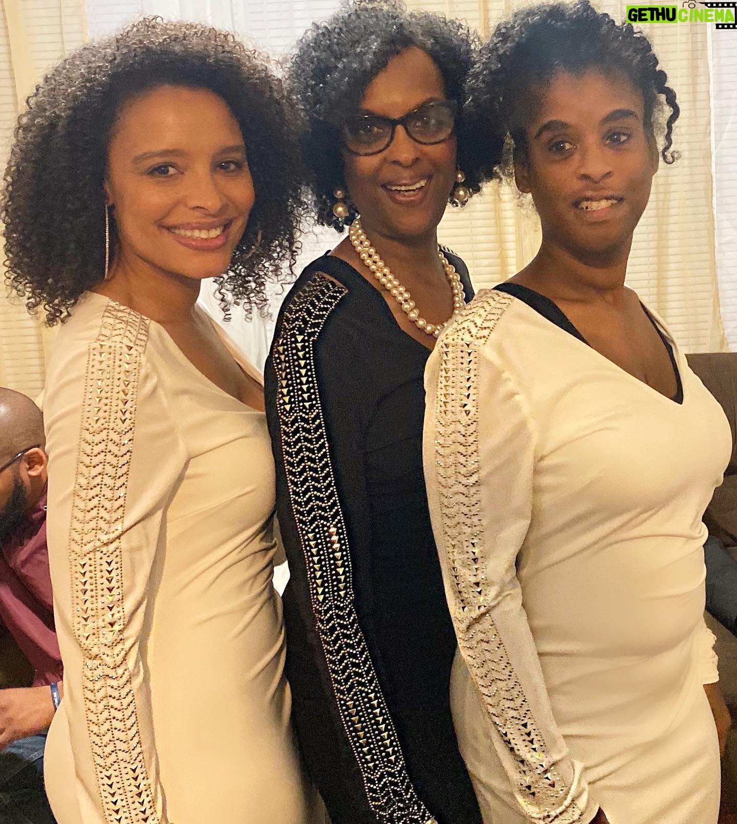 Antonique Smith Instagram - We said goodbye to my grandma, Dobie Smith, on Friday. 😭💔 It was a beautiful service for a special lady!! Her nickname was "Shine". ✨ And she shined so bright that the amazing mayor of East Orange announced at the funeral that the street she lived on (Hollywood Ave.) will be named after her!!!! 🙌🏾 She loved unconditionally and somehow made everyone feel like they were her favorite...she made everyone feel special!! ❤️ She had 10 kids and a million grands, great grands etc. Lol My dad was her 8th kid. Me, my mom and sis wore matching dresses cause grandma always wanted the family to look sharp! 🥰 I will miss her so much. My new angel in heaven, reunited with grandpa. #RIP Shine. 😭😭😭🙏🏾❤️