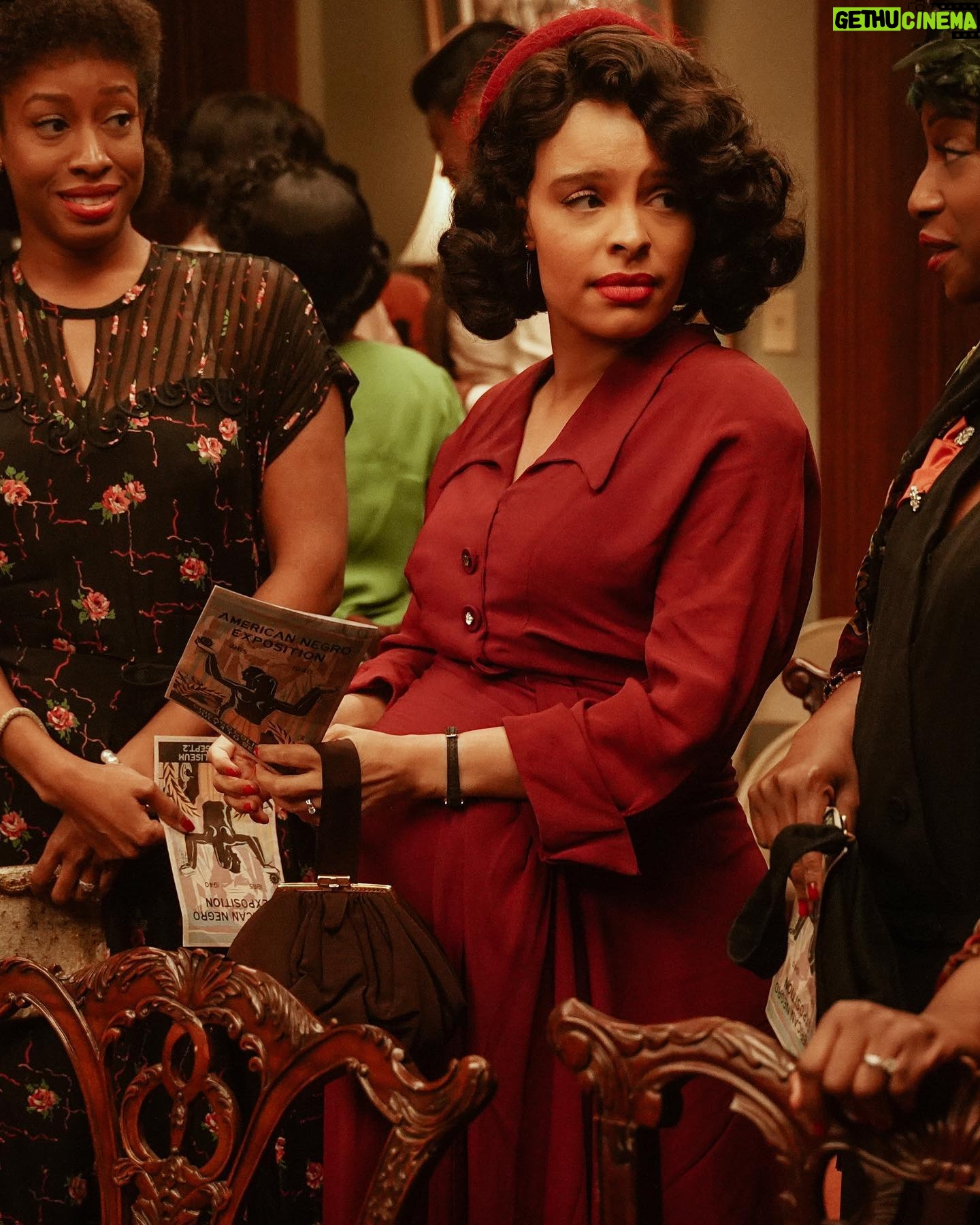 Antonique Smith - 4.8K Likes - SURPRISE! š I have the HONOR of playing the Queen Aretha Franklin's mother, Barbara Franklin in the amazing limited series Genius: Aretha!!!! āŗļø Y'all know Aretha was one of my main influences so I'm so excited to be a part of her great legacy!!!! The show will begin airing THIS SUNDAY, March 21st. 2 episodes a night for 4 nights straight on Nat Geo. It also goes to Hulu the next day!! I promise you, you DO NOT want to miss this!!!!! You'll see incredible performances and learn about everything The Queen had to overcome to be the greatest!! And I get to show the world how much Aretha's mother meant to her!!! ā¤ļøā¤ļøā¤ļø Starring Cynthia Erivo as Aretha and my bro Courtney B Vance as her father CL Franklin. Spread the word! š #GeniusAretha #arethafranklin #goat