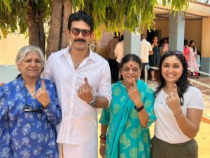 Anu Prabhakar Instagram - ನಮ್ಮ ಅನುರಘು ರವರ ಕುಟುಂಬದಿಂದ ಯಲಹಂಕದಲ್ಲಿ ಮತ ಮಾಡಿದ್ದಾರೆ 🙏❤️

#raghumukherjee #AnuPrabhakarMukherjee

Follow 👉 @raghuanufansofficial

@raghumukherjee @anu.p.mukherjee

#raghuanufansofficial #raghuanuprabhakarmukherjeefans  #raghumukherjeefans #anuprabhakar #anuprabhakarmukherjeefans #fans #instagram #sandalwood #kfi #actor #actors #kannada