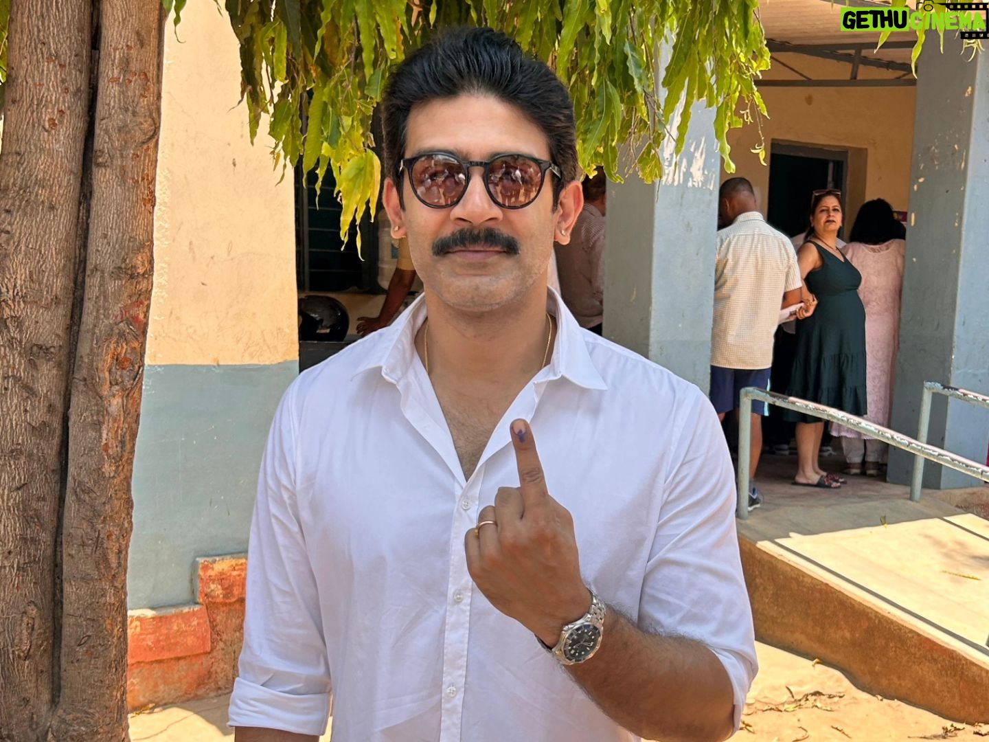 Anu Prabhakar - 1.9K Likes - ನಮ್ಮ ಅನುರಘು ರವರ ಕುಟುಂಬದಿಂದ ಯಲಹಂಕದಲ್ಲಿ ಮತ ಮಾಡಿದ್ದಾರೆ 🙏❤️
#raghumukherjee #AnuPrabhakarMukherjee
Follow 👉 @raghuanufansofficial
@raghumukherjee @anu.p.mukherjee
#raghuanufansofficial #raghuanuprabhakarmukherjeefans #raghumukherjeefans #anuprabhakar #anuprabhakarmukherjeefans #fans #instagram #sandalwood #kfi #actor #actors #kannada