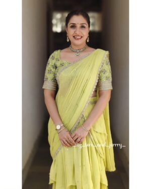 Anu Prabhakar Instagram - Anu akka🌎❤

. 

. 

#anuprabhakar #anuprabhakarmukherjee #karnataka #kannadiga #kannadamusically #kannadigaru #kannadigas #kannadig #kannadiga #kannadigaru #naanukannadiga #nammakarnatakamemes #actor #karnatakatourism #sandalwood #kannadacinema #viral #kannadasong #kannadamusic #kannadavideos # kannadastatus #kannadatalents #kannadahitsongs #kannadadubs #kannadabgm #kannadamemes #kannadathi