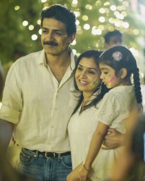 Anu Prabhakar Instagram - #latepost #holi #festival

#raghumukherjee #priyankaupendra #AnuPrabhakarMukherjee❤️ 

Follow 👉 @raghuanufansofficial

@raghumukherjee @priyanka_upendra @anu.p.mukherjee

#raghuanufansofficial #raghuanuprabhakarmukherjeefans  #raghumukherjeefans #anuprabhakar #anuprabhakarmukherjeefans #fans #instagram #sandalwood #kfi #actor #actors #kannada