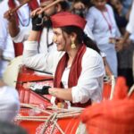 Anuja Sathe Instagram - कलावंत ढोल पथक,पुणे @anujasatheofficial @kalaawantdholpathak #kalavantdholtashapathak #ganpati #ganpatibappamorya #ganeshchaturthi #pune #punecity #puneganeshfestival #puneganeshfestival #bhausahebrangari #maharashtramaza #mahatashtra_ig #unlimitedmaharashtra #dhol #dholtasha #punedhol #marathiindustry