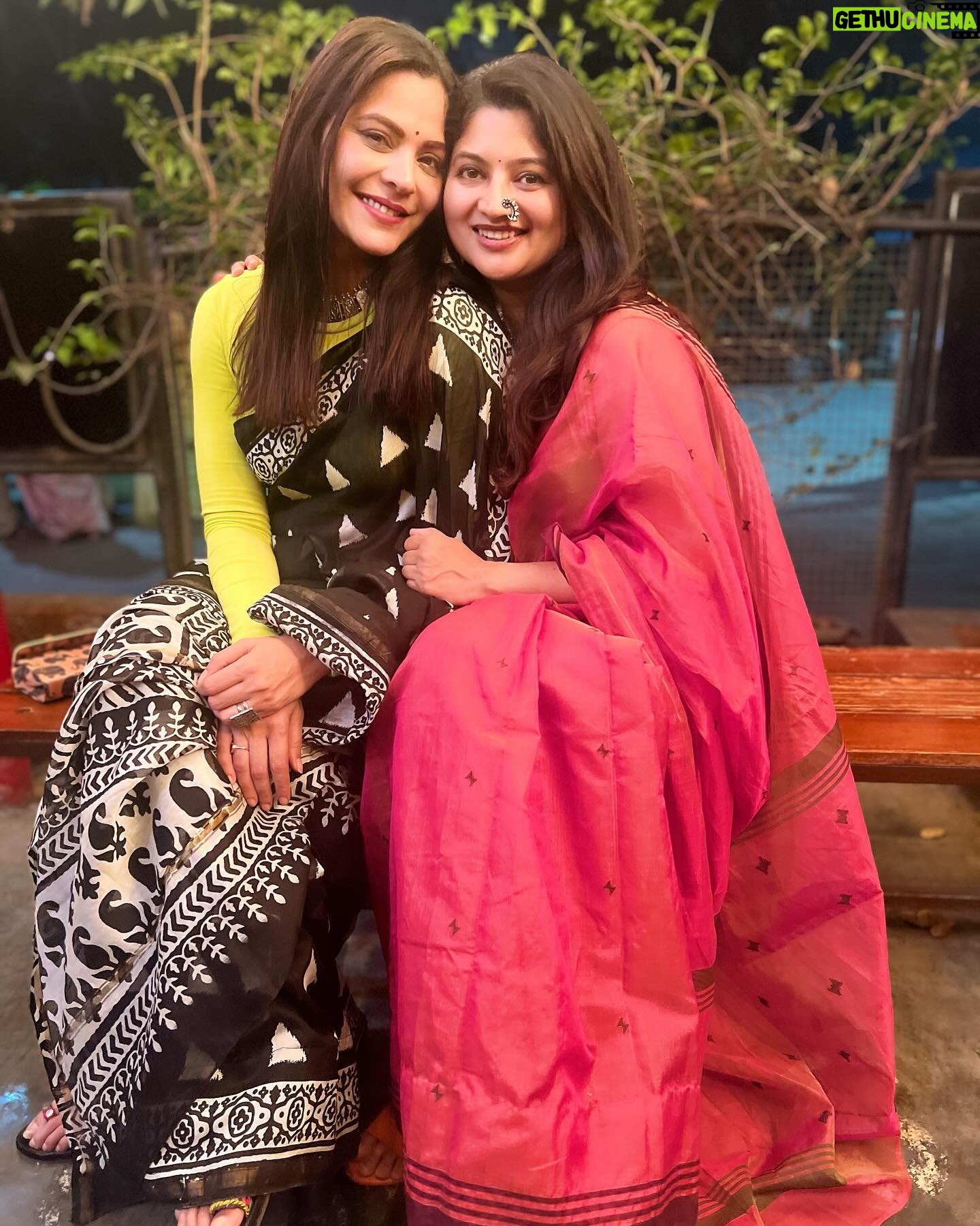 Anuja Sathe Instagram - Diwali Rituals🪔🪔❤️❤️ #photodump #friendslikefamily #happydiwali @ankita_parad @rasu1986 @ishadixit