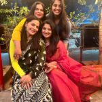Anuja Sathe Instagram - Diwali Rituals🪔🪔❤️❤️ #photodump #friendslikefamily #happydiwali @ankita_parad @rasu1986 @ishadixit