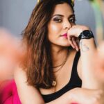 Anuja Sathe Instagram - 🌸🌸 📸 : @anay_chitre_