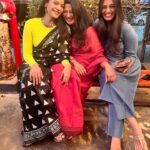 Anuja Sathe Instagram - Diwali Rituals🪔🪔❤️❤️ #photodump #friendslikefamily #happydiwali @ankita_parad @rasu1986 @ishadixit