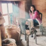 Anuja Sathe Instagram - For the love of the Light or the frame .. Can’t really decide 🙈 #light #morninginthemountains #pictureperfect