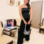 Anuja Sathe Instagram - #nophotoshootthistime #just ♠️♠️ #homesweethome Felt cute might delete later🤷🏻‍♀️