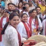 Anuja Sathe Instagram - अभिनेत्री अनुजा साठे हिचा श्रीमंत भाऊसाहेब रंगारी गणपतीच्या मिरवणुकीमध्ये खास सहभाग . . #MarathiManoranjanVishwa #AnujaSathe