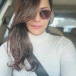 Anuja Sathe Instagram - Good hair day Bad traffic = Best carfie #traffic #trafficjam #selfietime #carfie