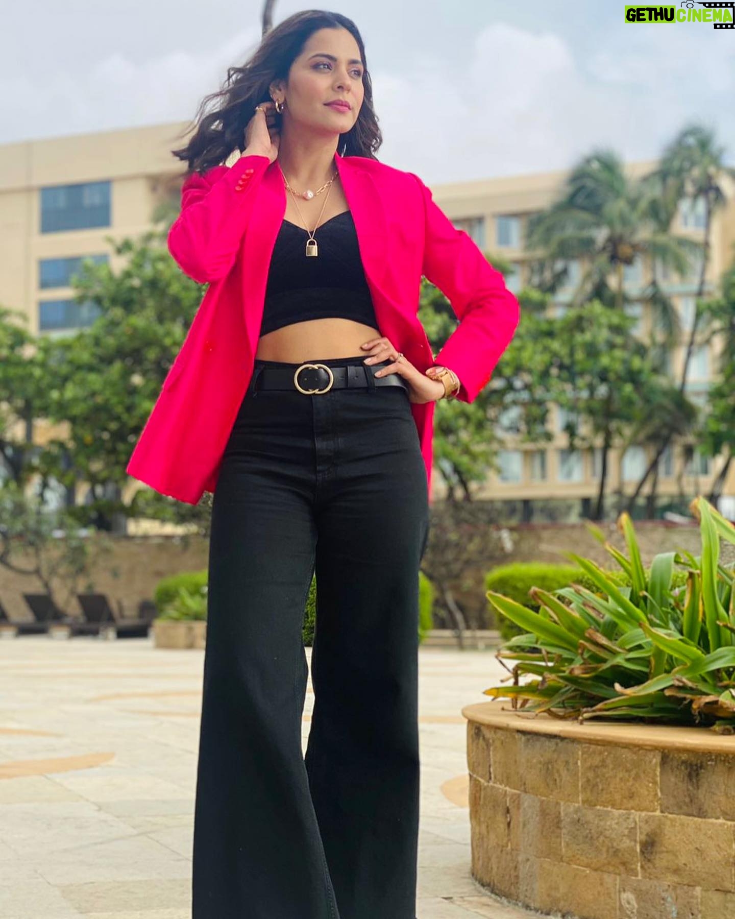 Anuja Sathe Instagram - Because Sometimes some pictures are just my favourites ❤️ MUA : @sanahkewal Hair : @farhastylist