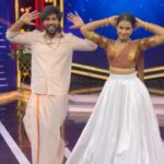 Anusha Hegde Instagram – #Mallipoo vibe Never ends 🤍 @anushahegde__official 🤟🏼🙌🏼💯 
Choreography : @jodianoorabh 
Can’t Match them 💯 you guys are the best ♥️

#STR #silambarasantr #vtk #vendhuthanindhathukaadu #arrahman #aswathchandrasekar #vjaswath #anushaprathap #suntv #anandharaagam #simbufan #strfan #dance
