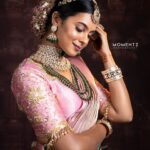 Anusha Hegde Instagram - ಅವಳು…… ⭐️⭐️⭐️⭐️⭐️⭐️ MUA: @profile_makeover Pc: @momentzstudio Hairdo: @mani_stylist_ Jewellery: @new_ideas_fashions Blouse: @vika.label Flower: @blossom_bridal_flowers