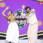 Anusha Hegde Instagram - #Kalapakkaara 💥 @anushahegde__official 🕺🏻🤩🥳💯🙌🏼🤟🏼 Shot by : @k.b_aravind 🫂 Styling : @varshonit @oshinanil 🙌🏼💯 #KOK #kingofkotha #dq #dulquersalmaan #aswathchandrasekar #vjaswath #suntv #anushaprathap #anusha #anandharaagam #trending