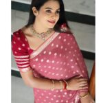 Anusha Hegde Instagram – ⭐️⭐️⭐️⭐️⭐️⭐️
Pc: @rajmohansuntv 
Saree: @elegant_fashion_way
Blouse: @oshinanil