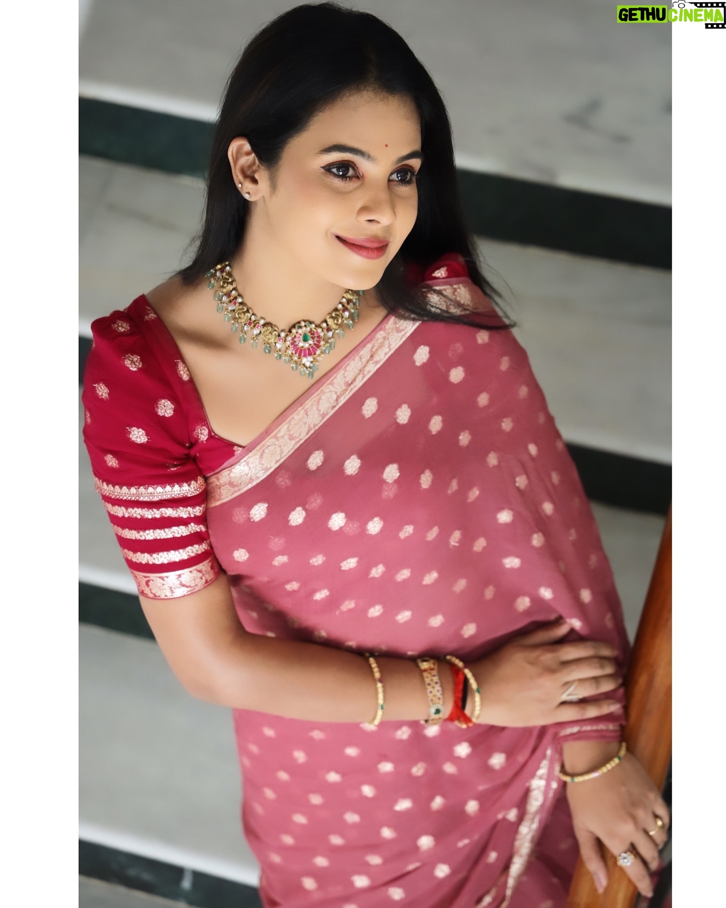 Anusha Hegde Instagram - ⭐️⭐️⭐️⭐️⭐️⭐️ Pc: @rajmohansuntv Saree: @elegant_fashion_way Blouse: @oshinanil