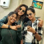 Anusha Hegde Instagram – Ranjidhamzzz…….🌼🌸🌺 @chaitrareddy_official @anushahegde__official