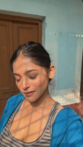 Anusha Viswanathan Instagram - Let the Sun burn it all. 🔥 . . . #mood #burn #sunkissed #hope #weekend #warm #love #fashion #travel #work #bengali #sunlover #aesthetics #trendingreels #trending #trendingsong #chor #hellomarch #feelitreelit #instareels #letsgo #gratitude