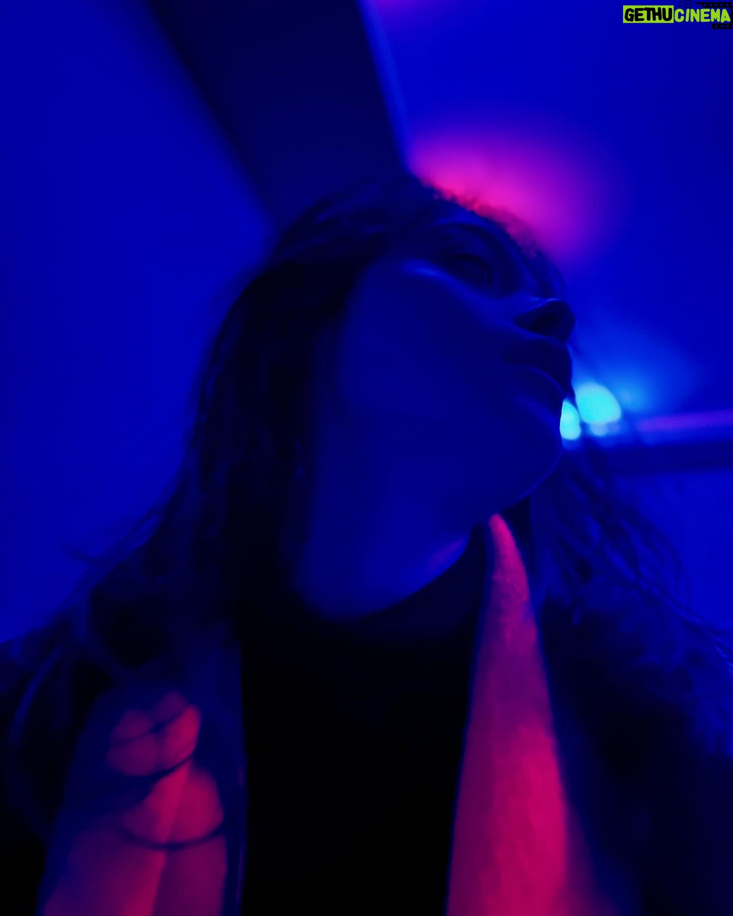 Anusha Viswanathan Instagram - Sometimes, I choose to exist only in a universe of my own creation. 💗 . . . #mood #vibes #love #fantasy #hope #wonder #magic #witchyvibes #trippylights #aesthetic #happiness #silhouette #music #lost #existence #universe #pisces #scorpiomoon #pinkandblue