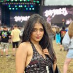 Anusha Viswanathan Instagram - Reading Festival Dump! 🩵💜💙 We got the clouds, the wind, the rain and the sun! What a day full of good vibes, music and magic. My feet were dead by the end of it but this festival was a bucket-list tick for sure! 💗 Thank you @ananyamusib for the best company. ☀️💕 . . . #readingfestival #musicfestival #musiclover #travel #love #fashion #festivalfashion #happy #bucketlistadventures #mood #wanderlust #black #nosering #billieeilish #hotmilk #tomodell #imaginedragons #travelblogger #lifestyleblogger #moodblogger
