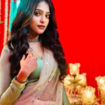 Anusha Viswanathan Instagram – #throwback to @starjalsha parivar awards! 🩵
.
.
.
#saree #sareenotsorry #event #tota #love #light #jttb #jolthoithoibhalobasha #fashion #aesthetic #mood #poser #turquoise #work #actor #fashionblogger #instablogger