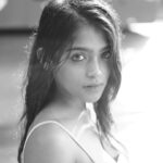 Anusha Viswanathan Instagram - Don’t get too close It’s dark inside . . . 📸: @frames_unfiltered . . . #blackandwhite #moods #fujifilm #monochrome #demons #restlesssoul #throwback #vintage #nofilter #aesthetic #unedited #raw #hope #fear #love #faded #fashion #travel #portraits #wanderlust #travelblogger #instablogger
