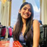 Anusha Viswanathan Instagram - Joy. ⭐️ . . . #happy #simplejoys #glow #dinner #foodie #italian #mood #fashion #aesthetic #pasta #foodblogger #fashionblogger #instablogger #childlike #laughter #seven #taylorswift #music #hope
