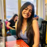 Anusha Viswanathan Instagram - Joy. ⭐️ . . . #happy #simplejoys #glow #dinner #foodie #italian #mood #fashion #aesthetic #pasta #foodblogger #fashionblogger #instablogger #childlike #laughter #seven #taylorswift #music #hope