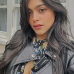 Anusha Viswanathan Instagram – Foolish one. 💜
.
.
.
#justanotherselfie #leatherjacket #black #summerisending #uk #travel #love #fashion #mood #foolishone #taylorswift #loveitorleaveit #hopeisdespair #travelblogger #fashionblogger #moodblogger