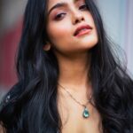 Anusha Viswanathan Instagram - I'm tryna blow bubbles, but inside Can't seem to fix my mood Today it's as dark as my roots 🖤🩷 . . . 📸: @subhankarb_photography 🩷 💄: @sumitdas1095 🖤 . . . #moodring #romance #afternoon #autumn #pujoashche #numb #darkcottagecore #love #music #lorde #pink #black #mood #aesthetic #oldsoul #heartstrings #dreams #nostalgia #fashion #photoshoot #october #hope #lbd #wanderlust #fashionblogger #instablogger