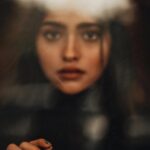 Anusha Viswanathan Instagram - “With no kiss goodnight…” 💜 . . . #glitter #sunlight #goodbyes #love #august #happy #melancholy #monsoon #fashion #black #turtleneck #stare #endofanera #reflections #coffeeshop #romance #sepia #lost #teary throughthelookingglass #wonder #wander #wanderlust #travel #travelblogger #music #mood