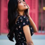 Anusha Viswanathan Instagram - I'm tryna blow bubbles, but inside Can't seem to fix my mood Today it's as dark as my roots 🖤🩷 . . . 📸: @subhankarb_photography 🩷 💄: @sumitdas1095 🖤 . . . #moodring #romance #afternoon #autumn #pujoashche #numb #darkcottagecore #love #music #lorde #pink #black #mood #aesthetic #oldsoul #heartstrings #dreams #nostalgia #fashion #photoshoot #october #hope #lbd #wanderlust #fashionblogger #instablogger