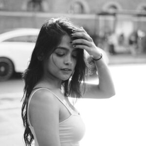 Anusha Viswanathan Instagram - “Oh, please
Come out and haunt me
I know you want me…”
.
.
.
📸: @frames_unfiltered ✨
.
.
.
#blackandwhite #monochrome #fuji #lookaway #love #blush #missing #mood #simplicity #aesthetic #fashion #candids #messyhairdontcare #hope #unsent #light #sunrays #sunbeam #travel #aesthetics #wanderlust #homesick #travelblogger #fashionblogger #moodblogger #gotthemusicinyou