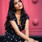 Anusha Viswanathan Instagram - this is me trying . . . 📸: @subhankarb_photography 🩷 💄 : @sumitdas1095 🖤 . . . #thisismetrying #fall #october #halloween #scorpioseason #scorpiomoon #zodiacgirl #love #pinkandblack #mykindofbarbie #fashion #mood #aesthetic #smileoncue #taylorswift #taylorgirl #ts #witchyvibes #darkandtwisty