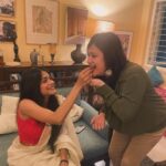 Anusha Viswanathan Instagram - It all started with sharing food from the same plate at a party and the ritual continues. Some people are growing up too fast, argh!!! @anusha1902 , you go, girl and let’s share food and thoughts like we do. Love you endlessly 🫰🏻🫰🏻
