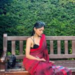 Anusha Viswanathan Instagram - All too well season. 🍁 . . . #september #alltoowell #swiftie #fall #heartbreak #love #red #saree #sareenotsorry #redsaree #parks #london #vacation #travel #endofsummer #summertan #autumncolours #aesthetic #fashion #music #magic #travelblogger #wanderlust #majormissing #nostalgia #hope #secret #fashionblogger #instablogger