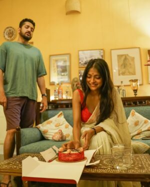 Anusha Viswanathan Instagram - Puppy Love. 🩵
.
.
.
#birthday #happiness #moments #memories #joy #love #birthdayscenes #warmth #hope #magic #fashion #aesthetic #aesthetics #laughter #mypeople #grateful #birthdaydump #sareelove #bengali #petfriends #doggolove #cattolove #sareenotsorry #instablogger #lifestyleblogger