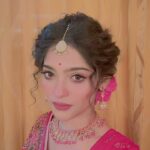 Anusha Viswanathan Instagram - La vie en rose! 🩷 . . . Styled by @nischitasengupta 💗 Hair by @rumpa7253 🩵 Make up by @subratamakeupartist 🩷 . . . #pink #feelitreelit #trendingaudio #saree #work #dressedup #fashion #mood #love #aesthetic #reeling #boomerang #jttb #makeuproom #gulabi #actor #tota #grateful #bengaligirl