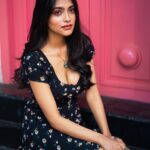 Anusha Viswanathan Instagram - this is me trying . . . 📸: @subhankarb_photography 🩷 💄 : @sumitdas1095 🖤 . . . #thisismetrying #fall #october #halloween #scorpioseason #scorpiomoon #zodiacgirl #love #pinkandblack #mykindofbarbie #fashion #mood #aesthetic #smileoncue #taylorswift #taylorgirl #ts #witchyvibes #darkandtwisty