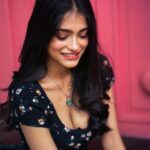 Anusha Viswanathan Instagram - this is me trying . . . 📸: @subhankarb_photography 🩷 💄 : @sumitdas1095 🖤 . . . #thisismetrying #fall #october #halloween #scorpioseason #scorpiomoon #zodiacgirl #love #pinkandblack #mykindofbarbie #fashion #mood #aesthetic #smileoncue #taylorswift #taylorgirl #ts #witchyvibes #darkandtwisty