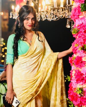 Anusha Viswanathan Instagram - @twc2014india thanks for the lovely pictures! 🩵
.
.
.
#saree #sareelove #dressedup #weddingseason #festive #bengali #love #happy #aesthetic #lights #warm #mood #happynewyear #fashion #favourites #instablogger #fashionblogger