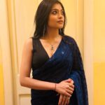 Anusha Viswanathan Instagram - Dressed as midnight rain on Ashtami. 🖤 . . . #love #mood #pujoblues #ashtami #durgashtami #midnightrain #ootn #pujo #bengali #nosering #fashion #festive #siren #happy #fashionblogger #travelblogger #instablogger #aesthetics