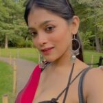 Anusha Viswanathan Instagram - ❤️ 🖤 . . . #redandblack #majormissing #throwback #london #love #reeling #trendingaudio #feelitreelit #saree #sareenotsorry #travel #travelblogger #bengali #bong #kohleyes #kajal #wanderlust #aesthetic #hope #love #anuvjain #vibes #summer #fall #jhumka #sunny #shades