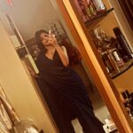 Anusha Viswanathan Instagram - Dressed as midnight rain on Ashtami. 🖤 . . . #love #mood #pujoblues #ashtami #durgashtami #midnightrain #ootn #pujo #bengali #nosering #fashion #festive #siren #happy #fashionblogger #travelblogger #instablogger #aesthetics