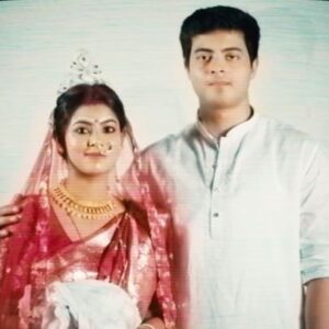 Anushka Goswami Instagram - অনেক শেষ রেখে যায় এক নতুন শুরুর রেশ...
আমাদের নতুন music video #HeyShokha আসছে আগামীকাল, @svfmusic এ।

 @arindom.chatterjee @somlataacharyyachowdhury @anushkagoswami @riya.debroy @iammony