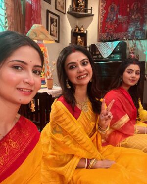 Anushka Goswami Instagram - শুভ জন্মদিন দি❤️

মিস করি রোজ🥺

রোজ গিয়েই জড়িয়ে ধরা থেকে শুরু করে নিজেদের অজান্তেই এক কথা ভাবা বা বলা,মুশকিল আসান হতে তোকে আর বোনকে সারা জীবন পাশে চাই!!!!

ভালোবাসি অনেকটা ❤️❤️❤️
ভালোথাক আর এই ভাবেই সবাইকে ভালোরাখ।