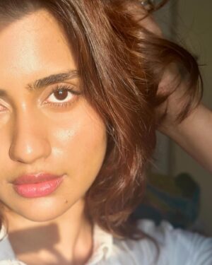 Anushka Luhar Instagram - The sun was the paid actor here ☀️
*Absolutely no kind of editing has gone into these pictures, it’s as raw as it can get* 🌸 
Also, pictures by me